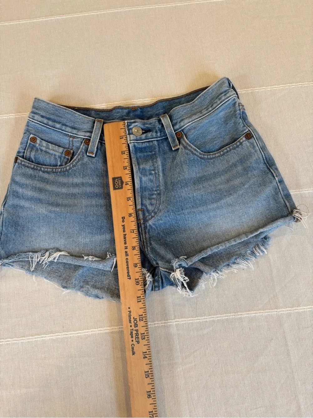 Levi’s 501 Original‎ High Rise Cutoff Denim Shorts Light Wash Button Fly Size 25